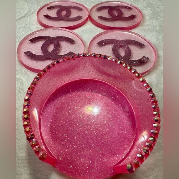 Pink Glitter Resin Coasters / Circle Shapes Handmade Resin. Ch= Monogr… - Picture 10 of 17